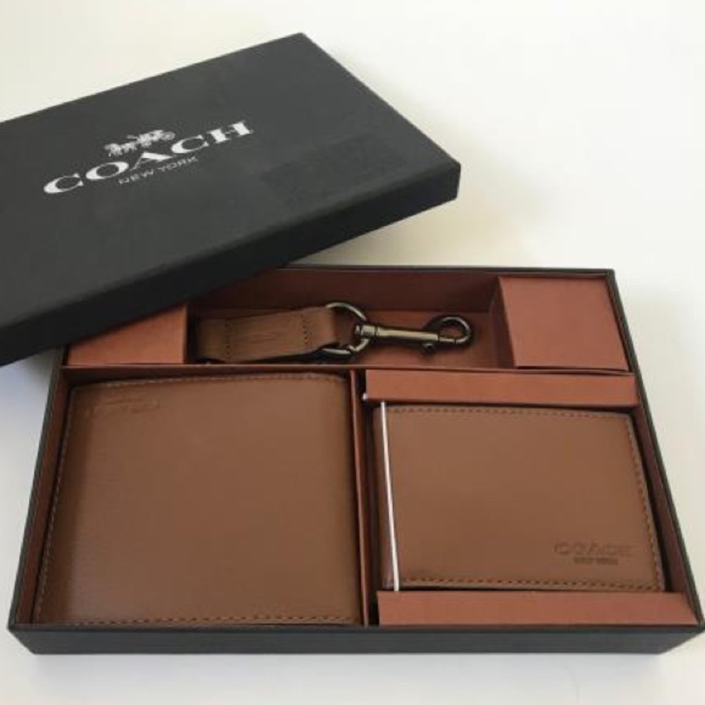 Compact ID Leather Wallet Gift set w/Key F64118 - Picture 1 of 8